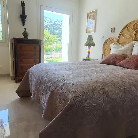 En Rez De Jardin Sartène