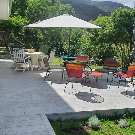 En Rez De Jardin דירה *