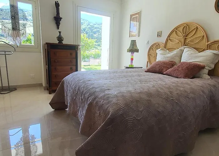 En Rez De Jardin Sartène